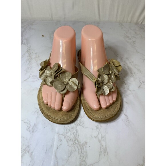 B.O.C. Born Women's Thong Sandals 7 Metallic Gold Flower Flip Flop Slide Flat - Picture 4 of 7